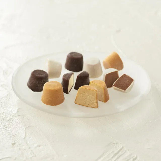 【店舗取扱のみ】ひとくちチョコアイス　３種アソート　２４個 240ml